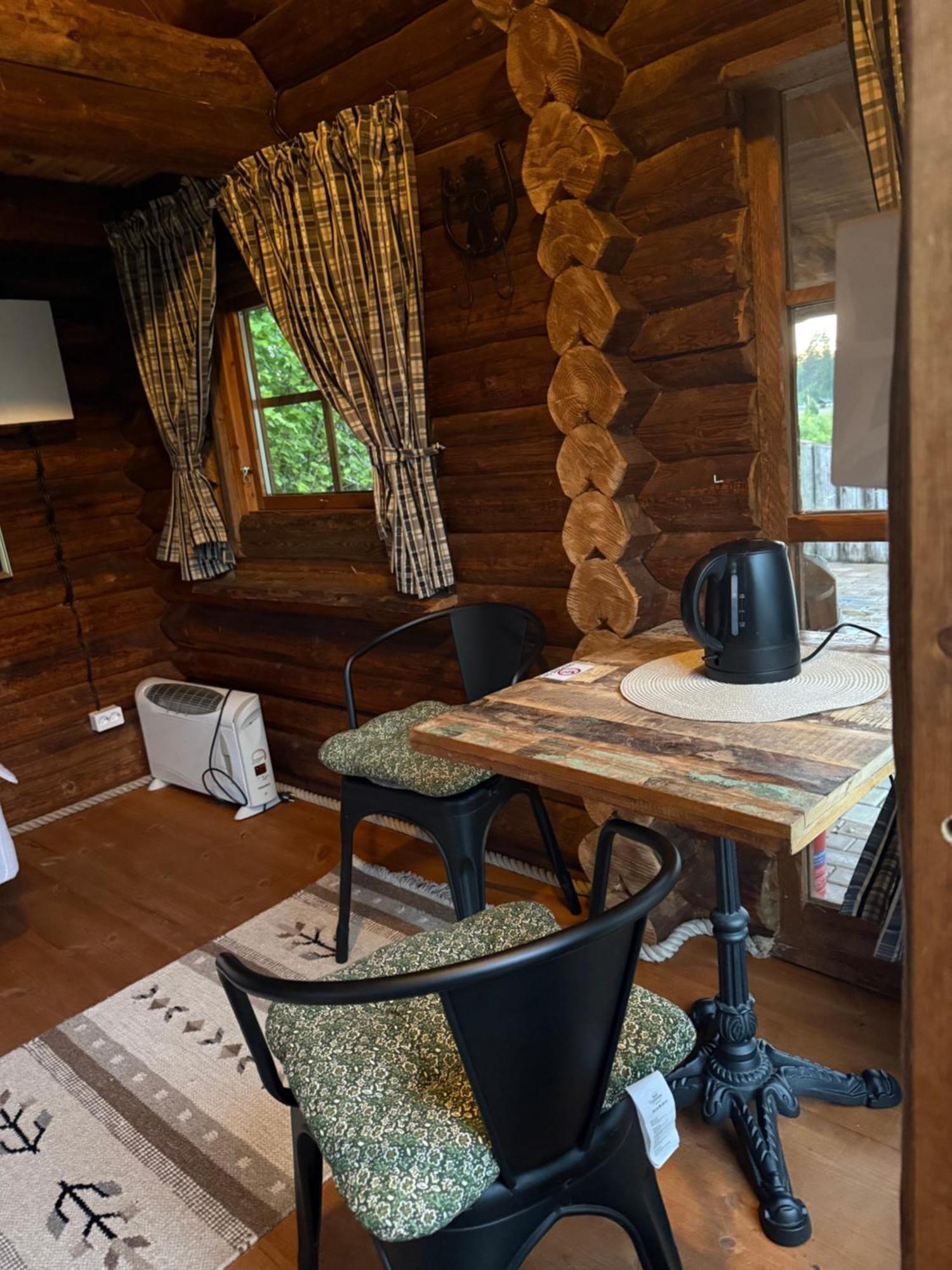 Holiday home Svensson's Log
